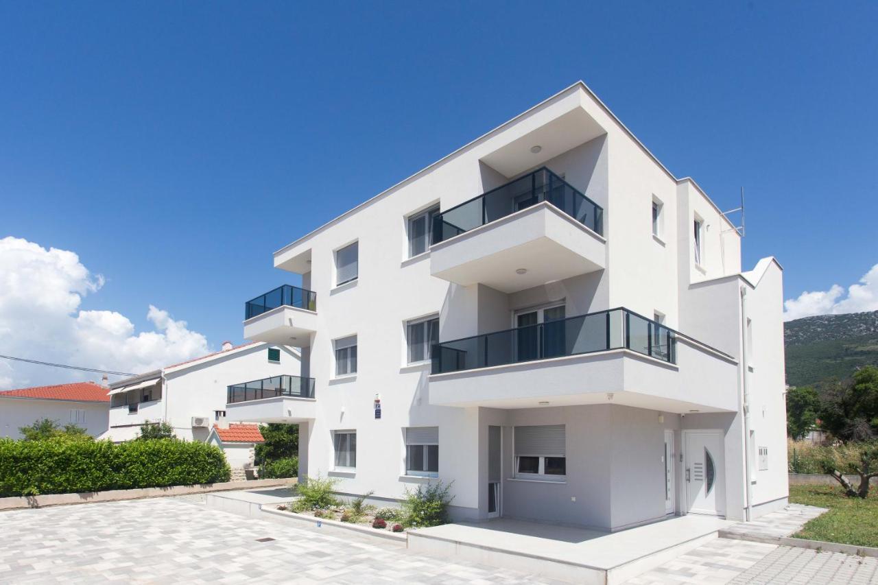 Delminium Apartment Kastela Exterior photo